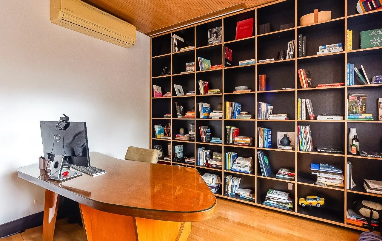 Casa moderna e descolada, com planta espaçosa e ótima área externa, na Vila Nova Conceição. – 19902