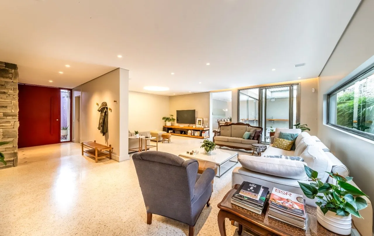 Casa térrea com charme natural e cheia de astral em localização especial no Alto de Pinheiros. – 19918