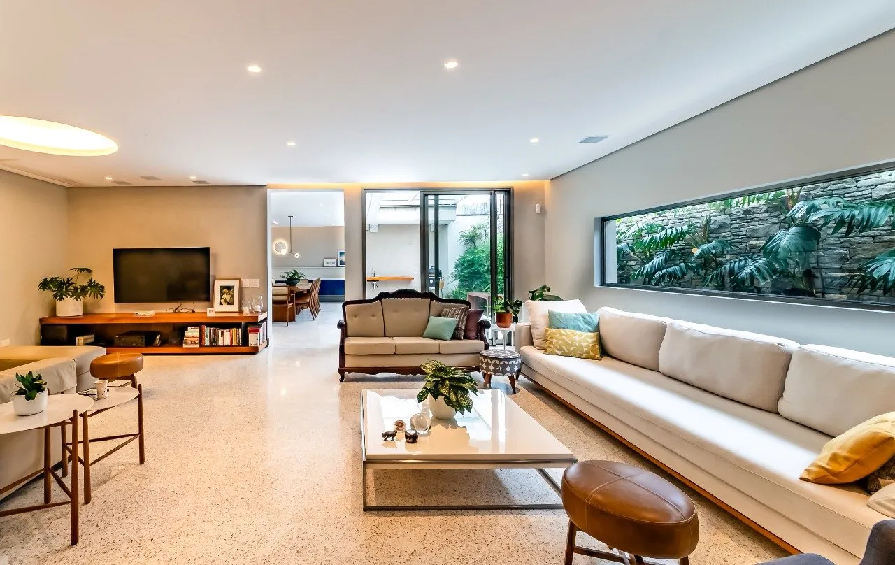 Casa térrea com charme natural e cheia de astral em localização especial no Alto de Pinheiros. – 19918