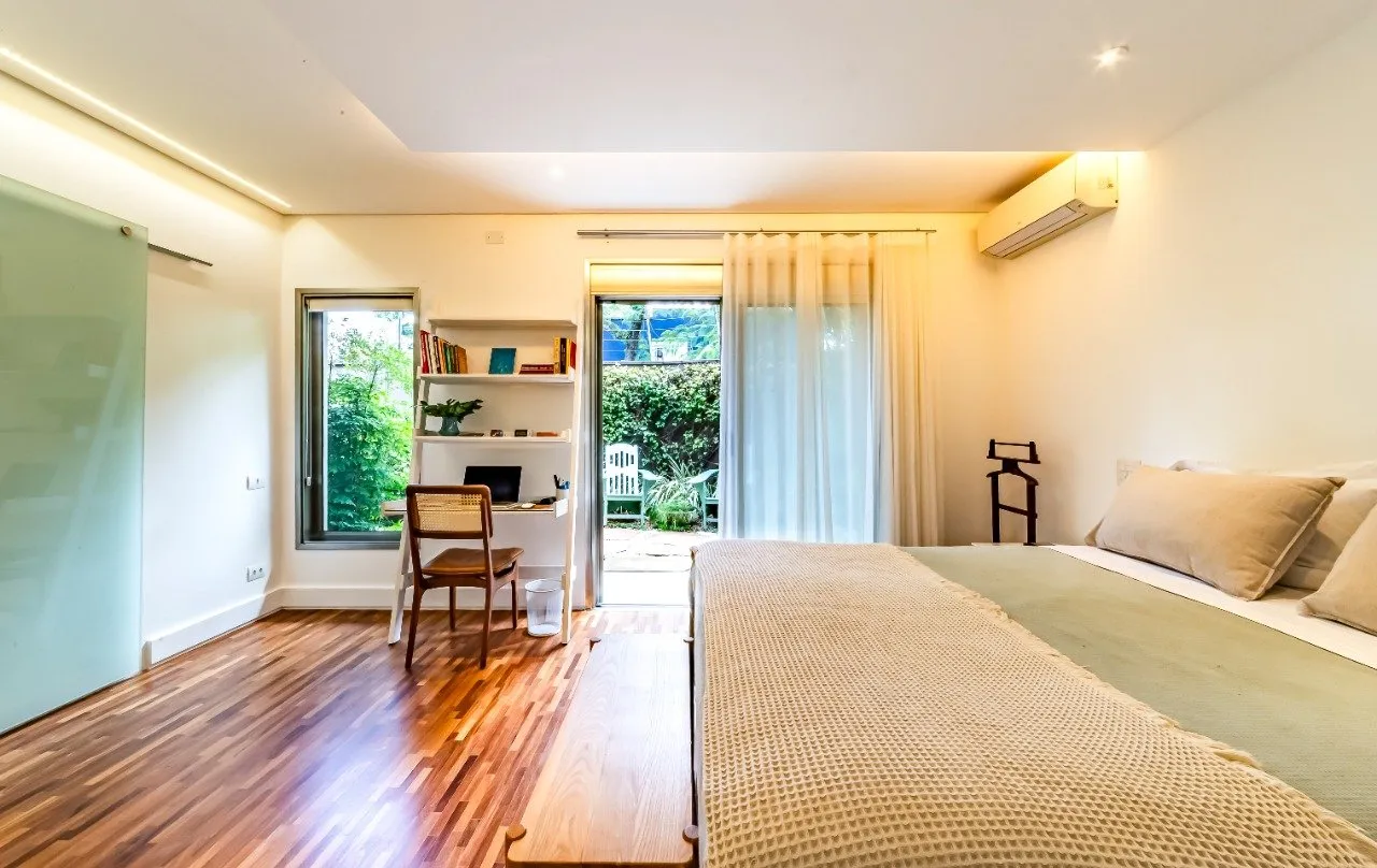 Casa térrea com charme natural e cheia de astral em localização especial no Alto de Pinheiros. – 19918