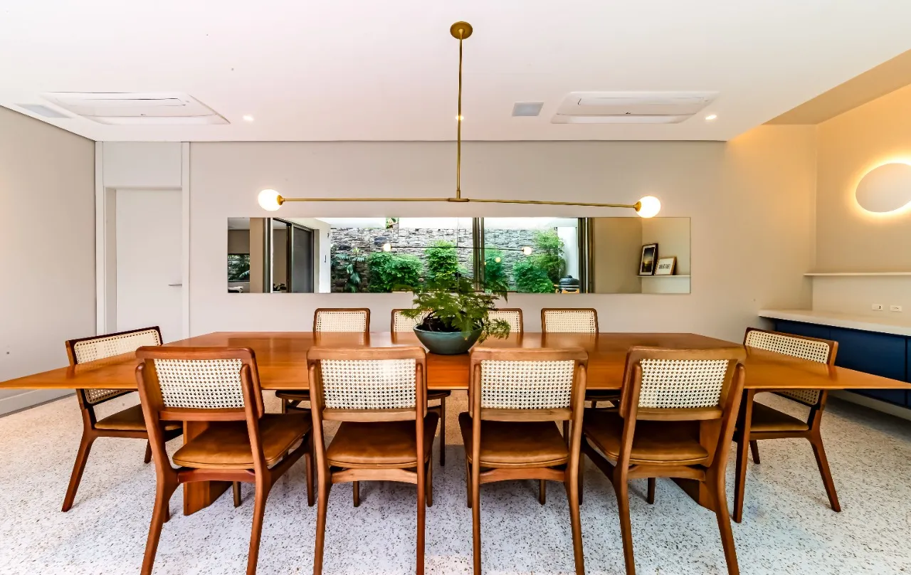 Casa térrea com charme natural e cheia de astral em localização especial no Alto de Pinheiros. – 19918