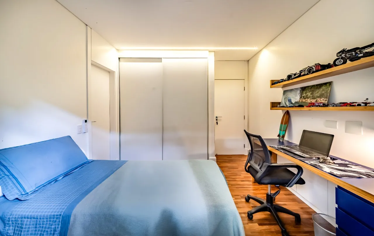 Casa térrea com charme natural e cheia de astral em localização especial no Alto de Pinheiros. – 19918