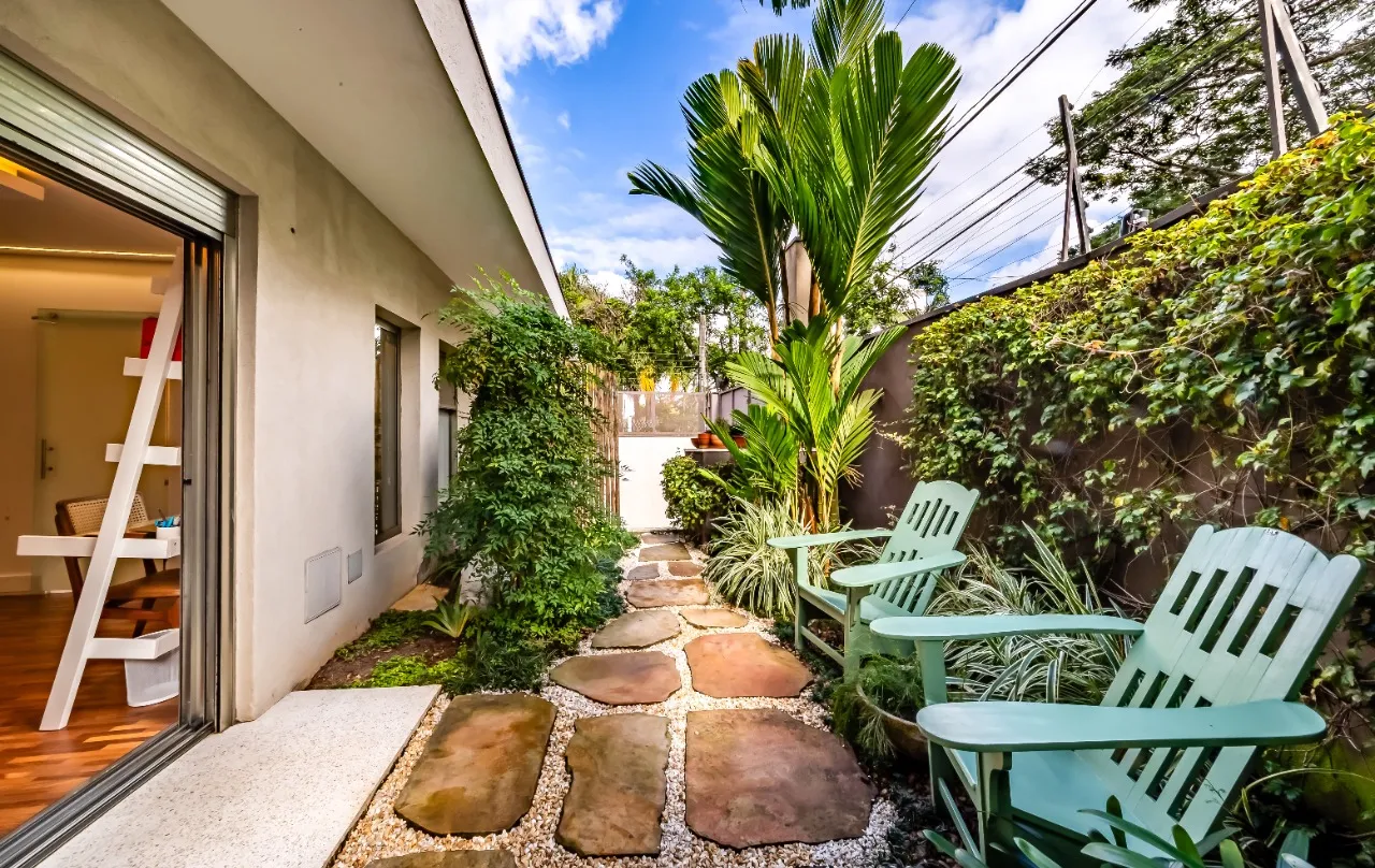 Casa térrea com charme natural e cheia de astral em localização especial no Alto de Pinheiros. – 19918