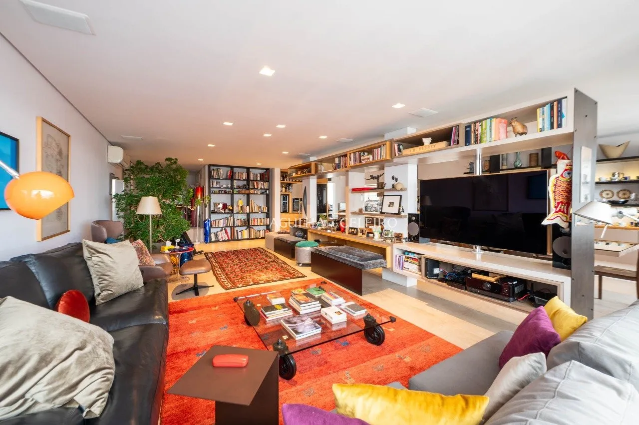 Apartamento com reforma perfeita à venda no Jardim América. – AP7081