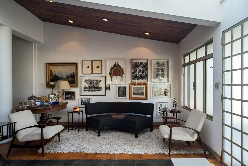 Casa ampla com localização privilegiada à venda no Jardim Paulista. – CA0526