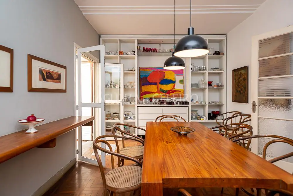 Casa ampla com localização privilegiada à venda no Jardim Paulista. – CA0526