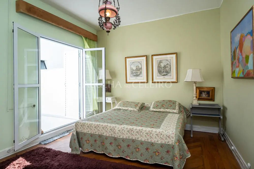 Casa ampla com localização privilegiada à venda no Jardim Paulista. – CA0526