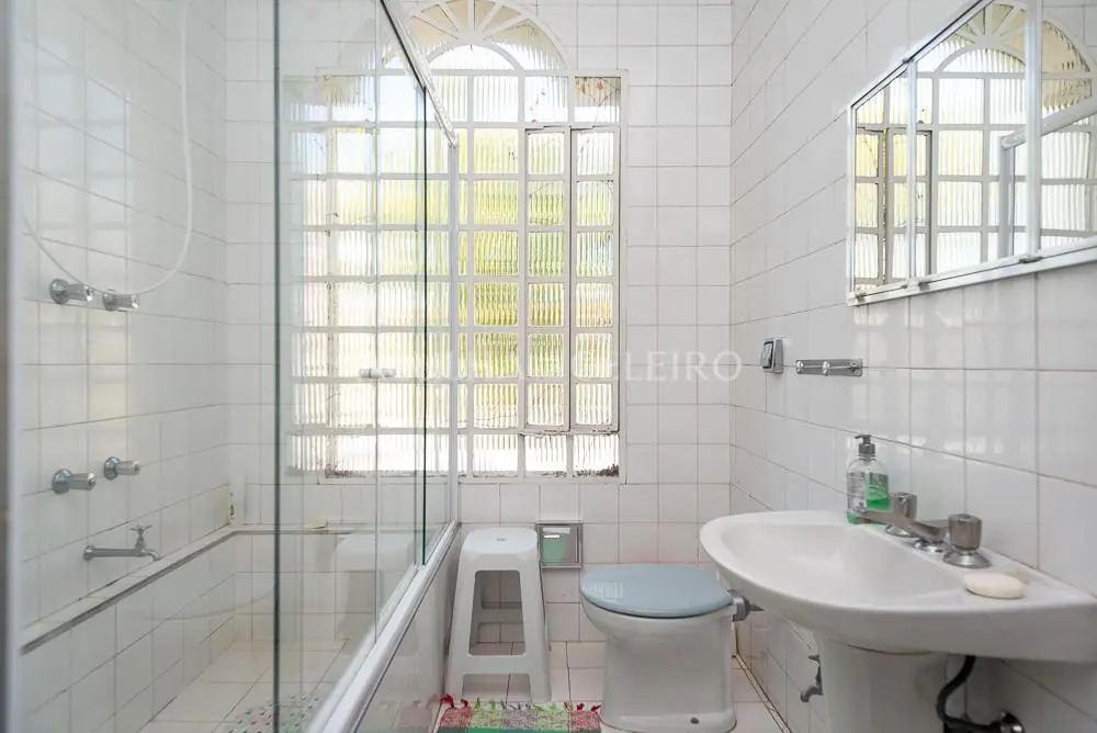 Casa ampla com localização privilegiada à venda no Jardim Paulista. – CA0526