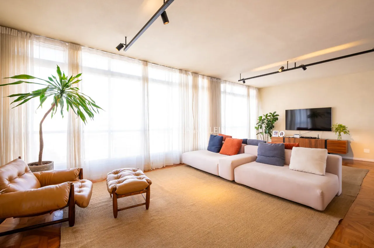 Cobertura com reforma sofisticada à venda em Pinheiros – CO0299