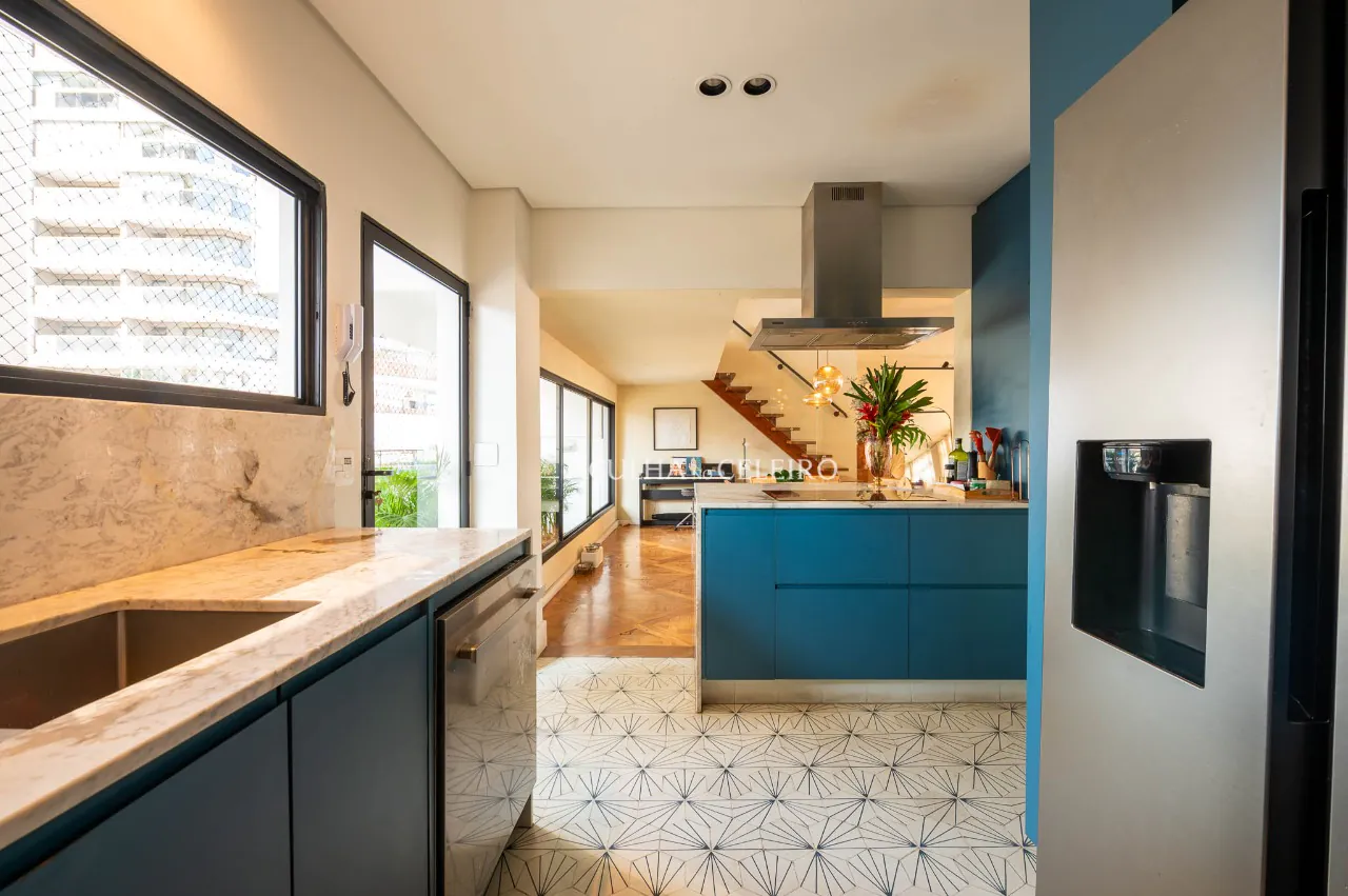 Cobertura com reforma sofisticada à venda em Pinheiros – CO0299