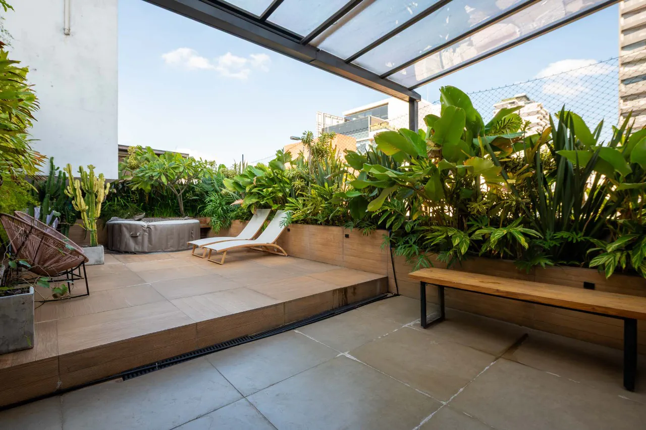 Cobertura com reforma sofisticada à venda em Pinheiros – CO0299