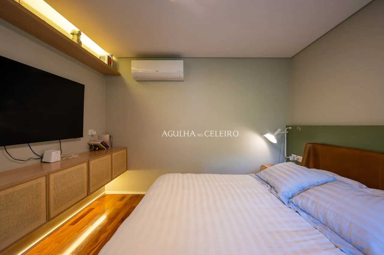 Cobertura em condomínio com personalidade de uma casa à venda no Alto de Pinheiros. – CO0506