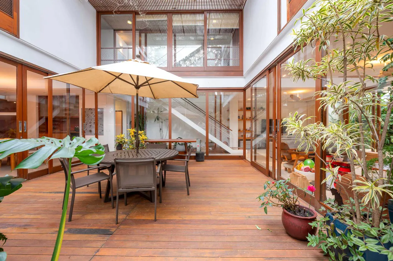 a-casa-do-jardim-paulista-entre-arvores-e-janelas-19976-1