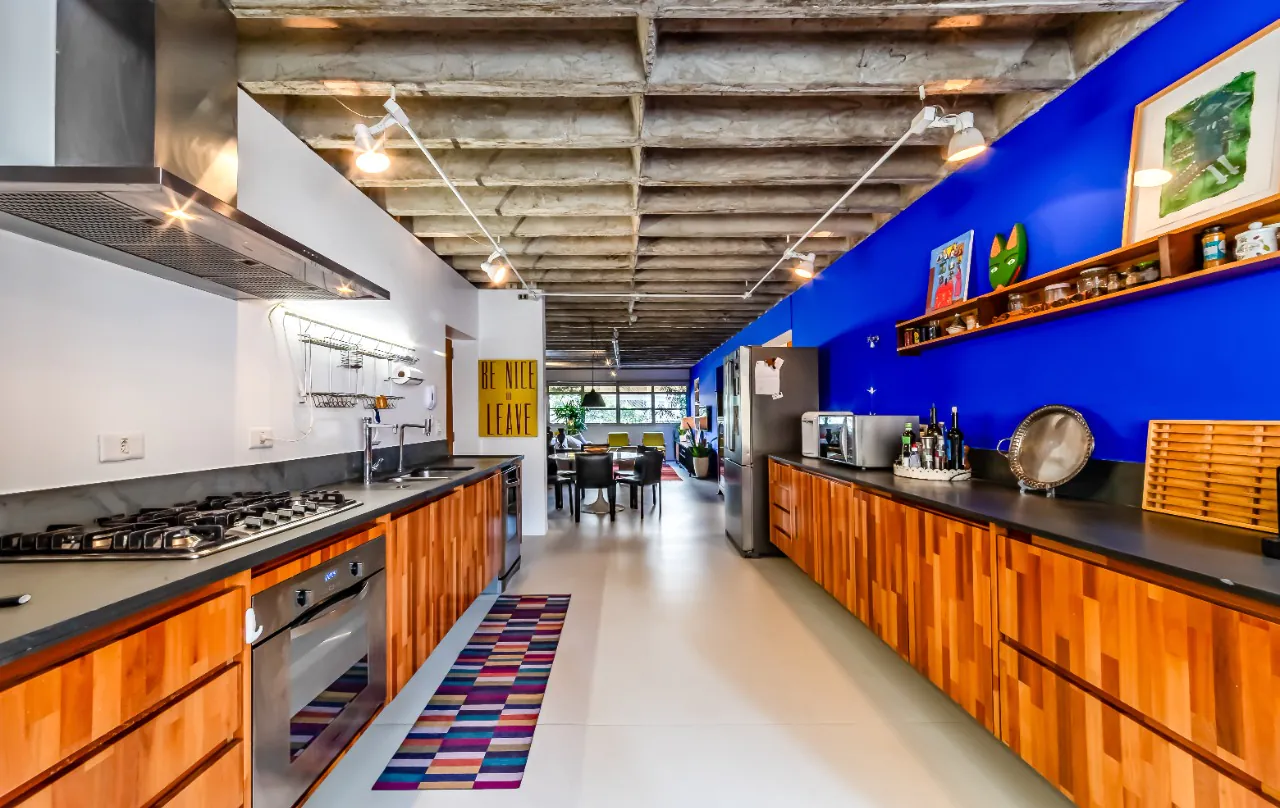 apartamento-assinado-por-nitsche-arquitetos-com-concreto-aparente-e-vista-verde-no-itaim-bibi-20072-10