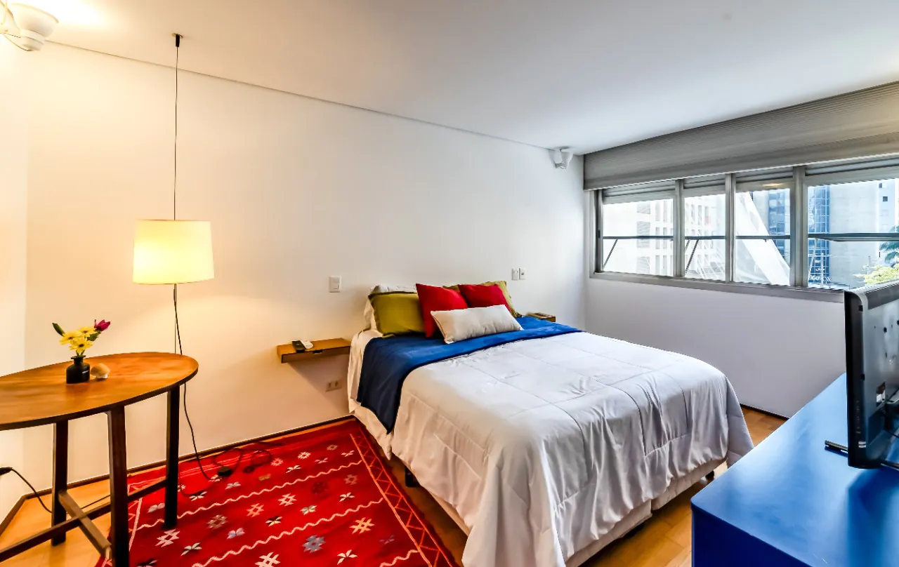 apartamento-assinado-por-nitsche-arquitetos-com-concreto-aparente-e-vista-verde-no-itaim-bibi-20072-12