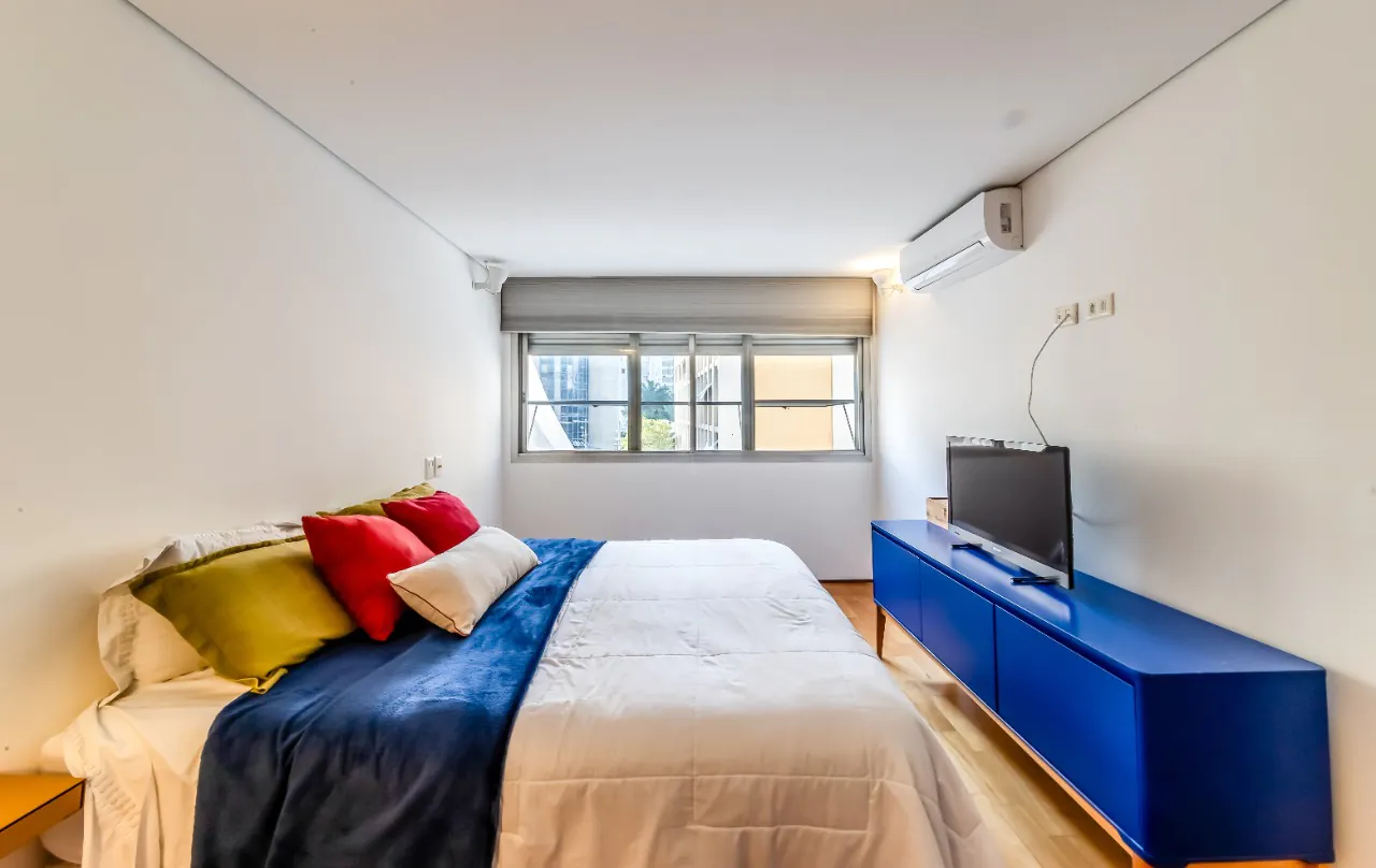 apartamento-assinado-por-nitsche-arquitetos-com-concreto-aparente-e-vista-verde-no-itaim-bibi-20072-13