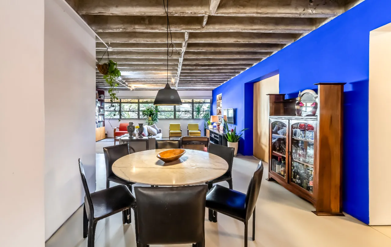 apartamento-assinado-por-nitsche-arquitetos-com-concreto-aparente-e-vista-verde-no-itaim-bibi-20072-8