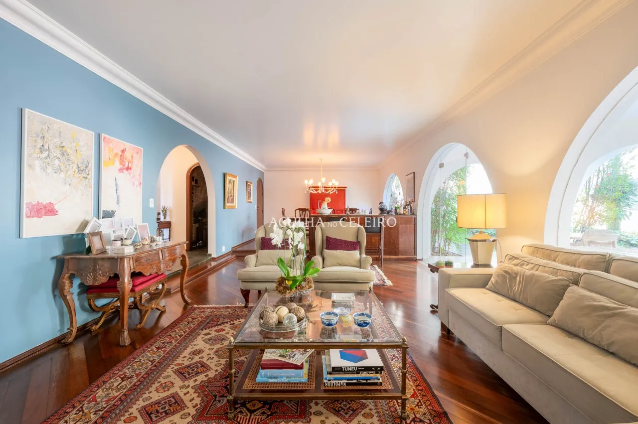 Casa para morar e receber bem em meio ao verde de Alto de Pinheiros. – 19368