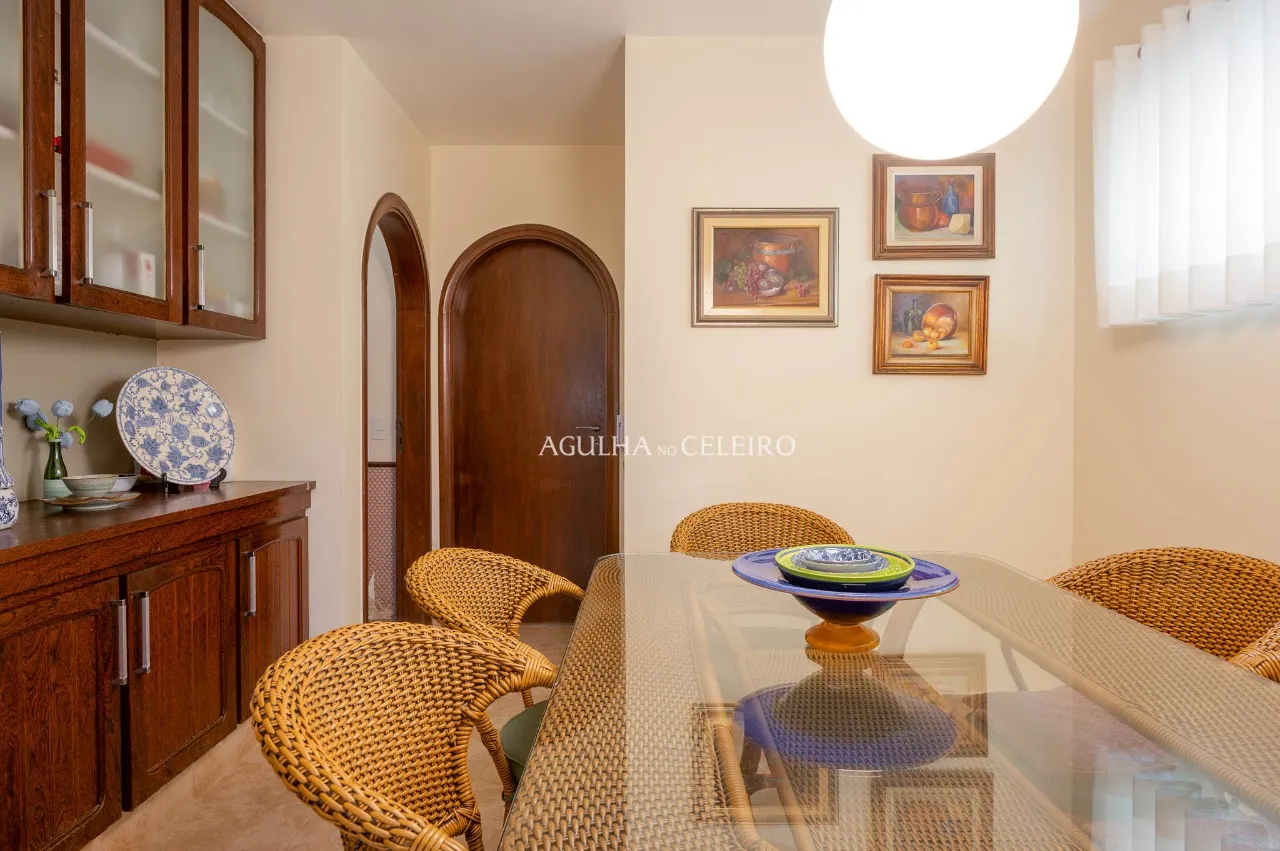 Casa para morar e receber bem em meio ao verde de Alto de Pinheiros. – 19368