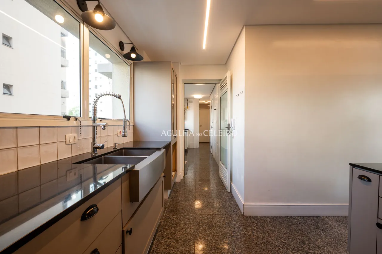 Apartamento reformado com ótima planta à venda no Paraíso. – 19655