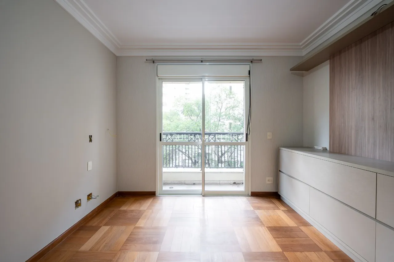 Apartamento reformado com ótima planta à venda no Paraíso. – 19655