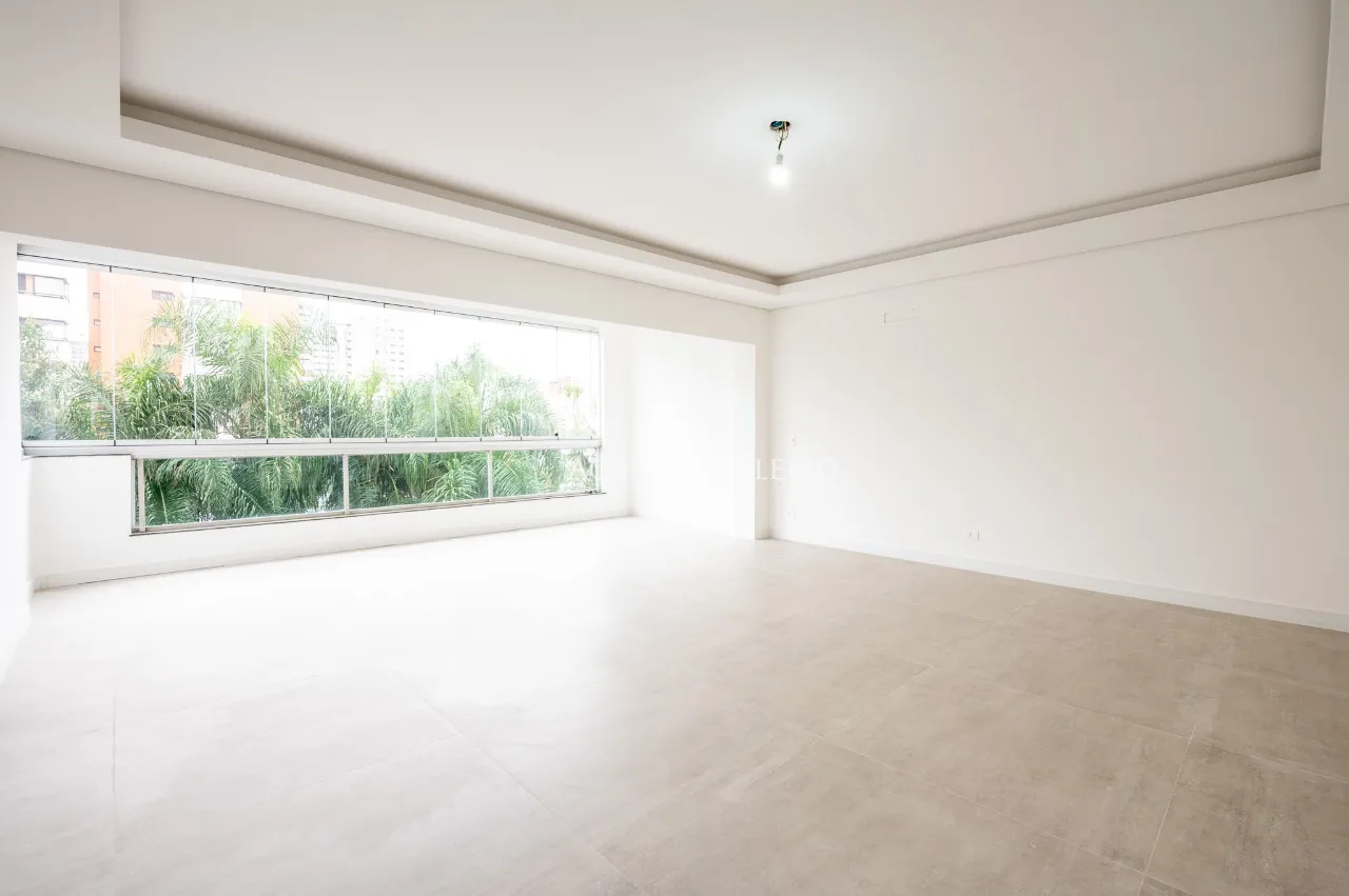 Apartamento totalmente reformado em prédio icônico no coração do Campo Belo – 19898