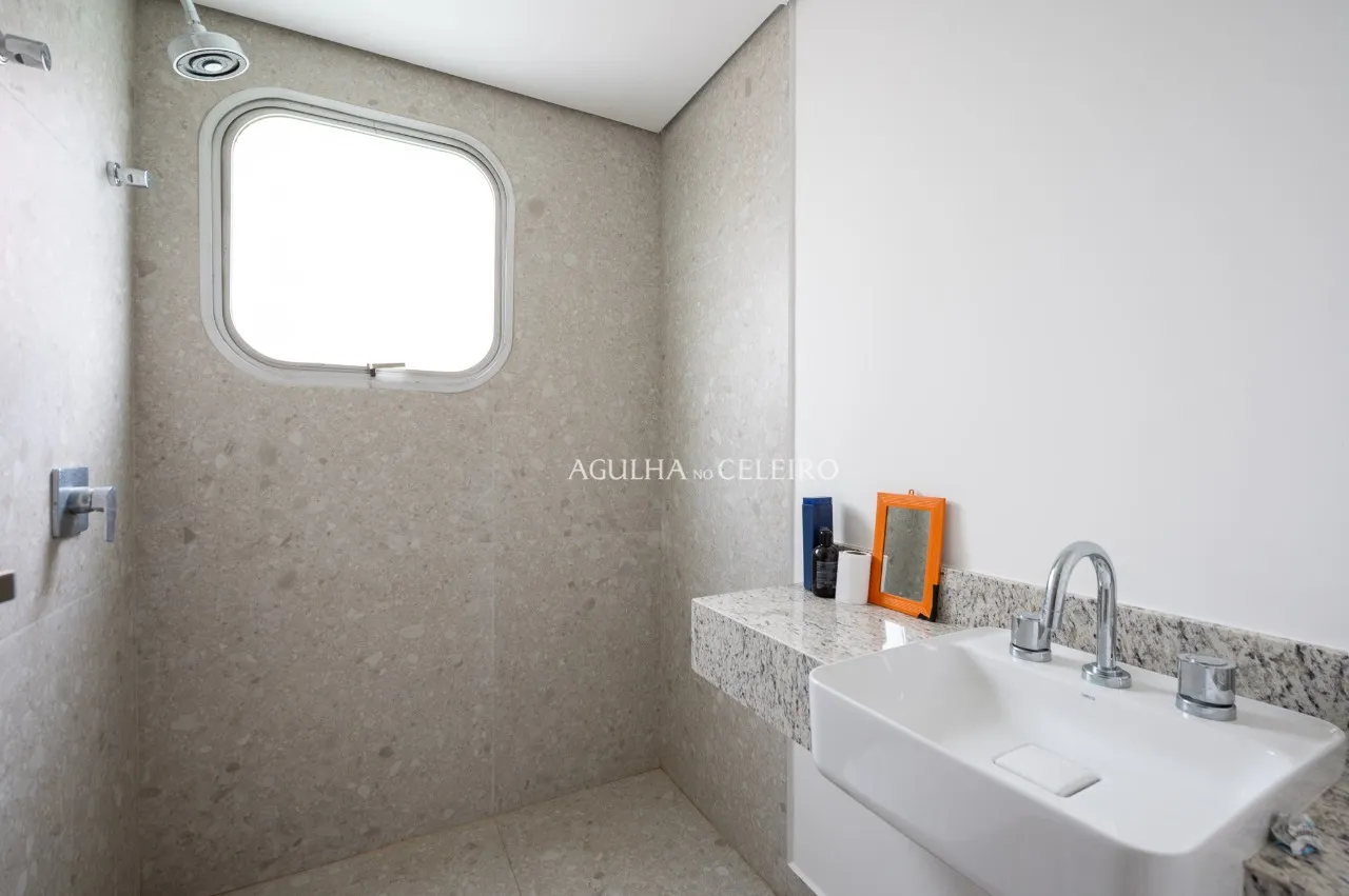 Apartamento totalmente reformado em prédio icônico no coração do Campo Belo – 19898