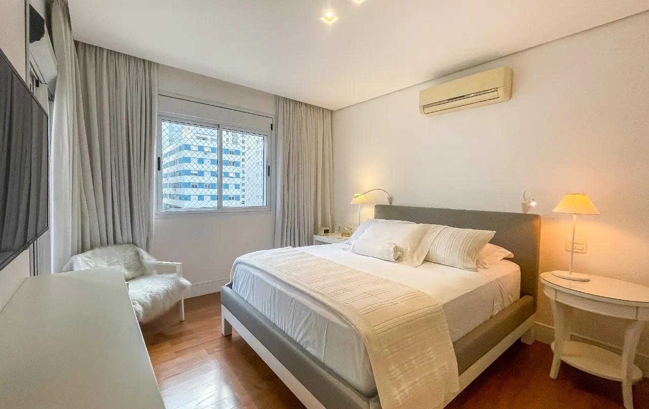 Apartamento reformado, com marcenaria impecável e ambientes iluminados, no Jardim Paulista. – 19921