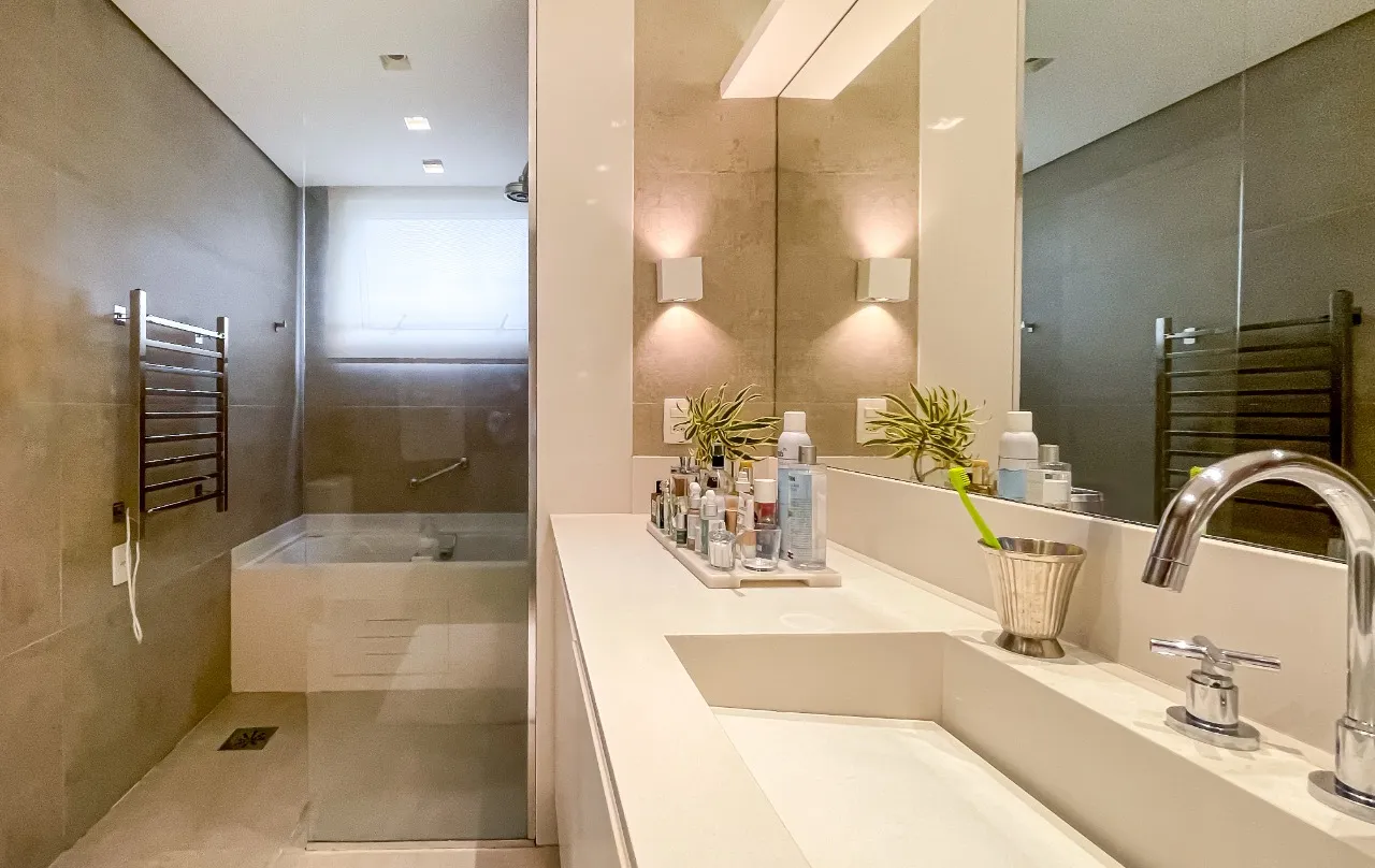 Apartamento reformado, com marcenaria impecável e ambientes iluminados, no Jardim Paulista. – 19921