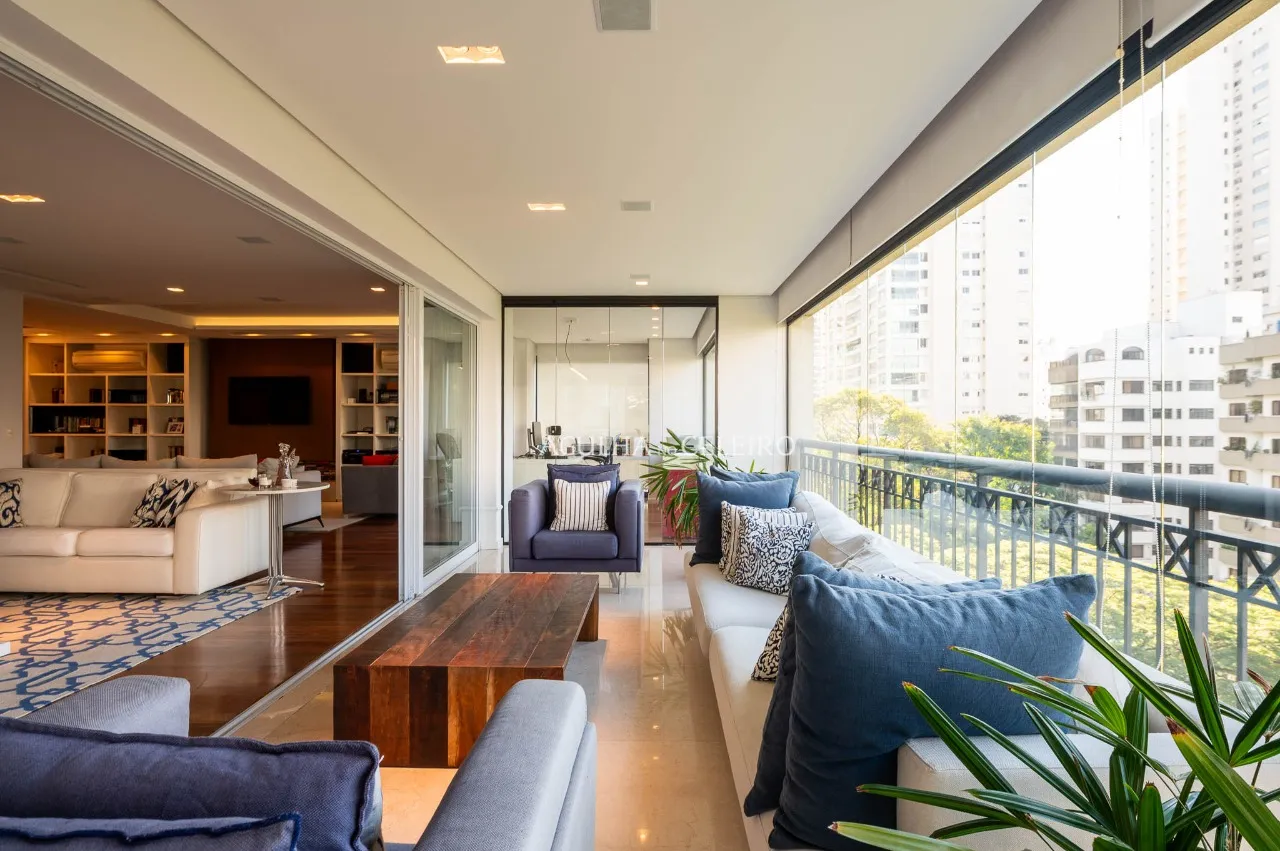 Apartamento com planta generosa na melhor rua à venda no Campo Belo. – 19941