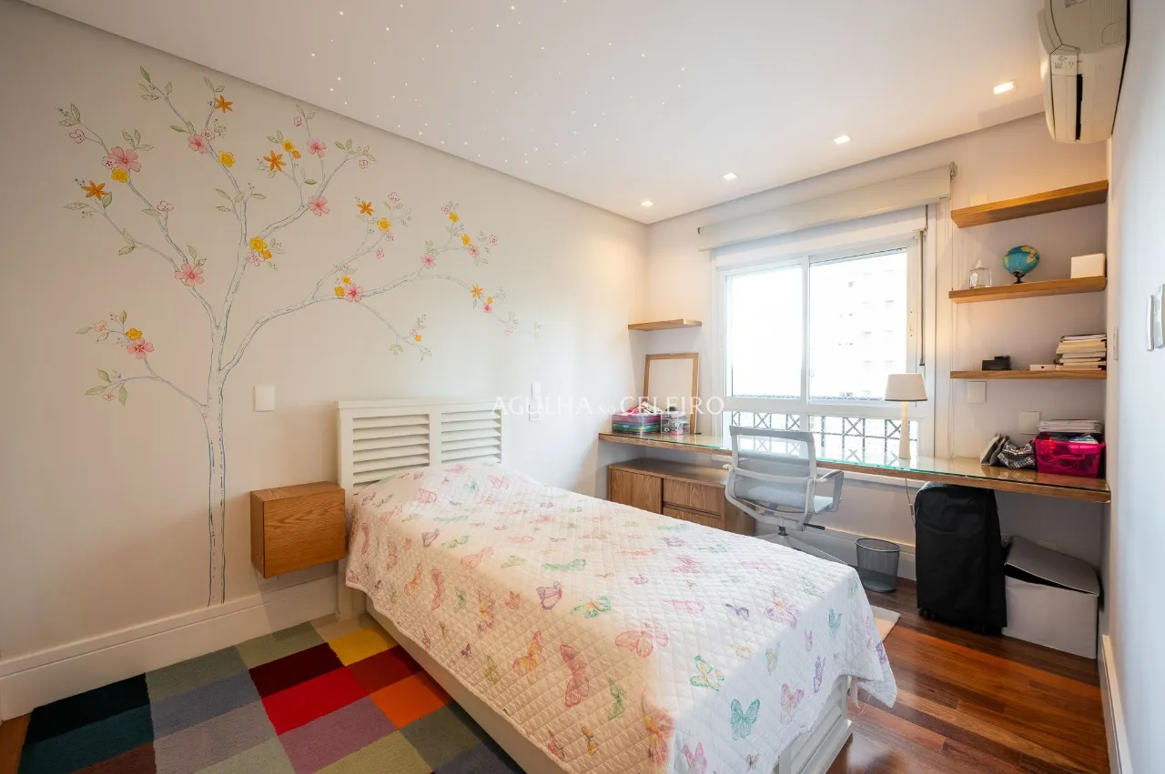 Apartamento com planta generosa na melhor rua à venda no Campo Belo. – 19941