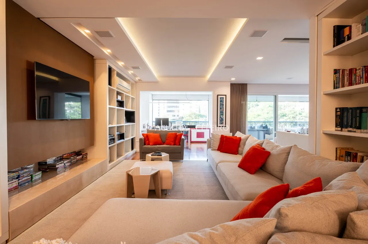 Apartamento com planta generosa na melhor rua à venda no Campo Belo. – 19941