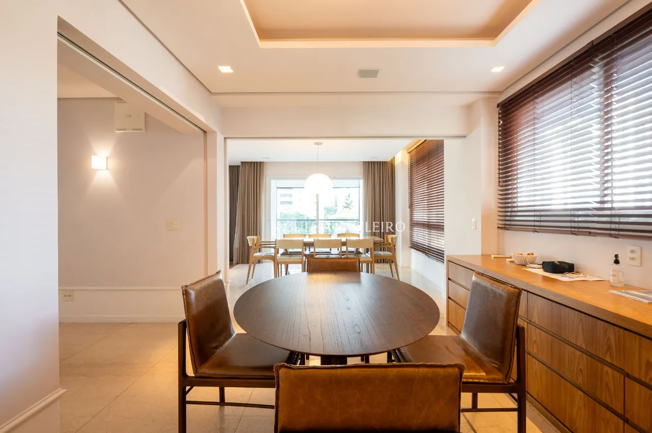 Apartamento com planta generosa na melhor rua à venda no Campo Belo. – 19941