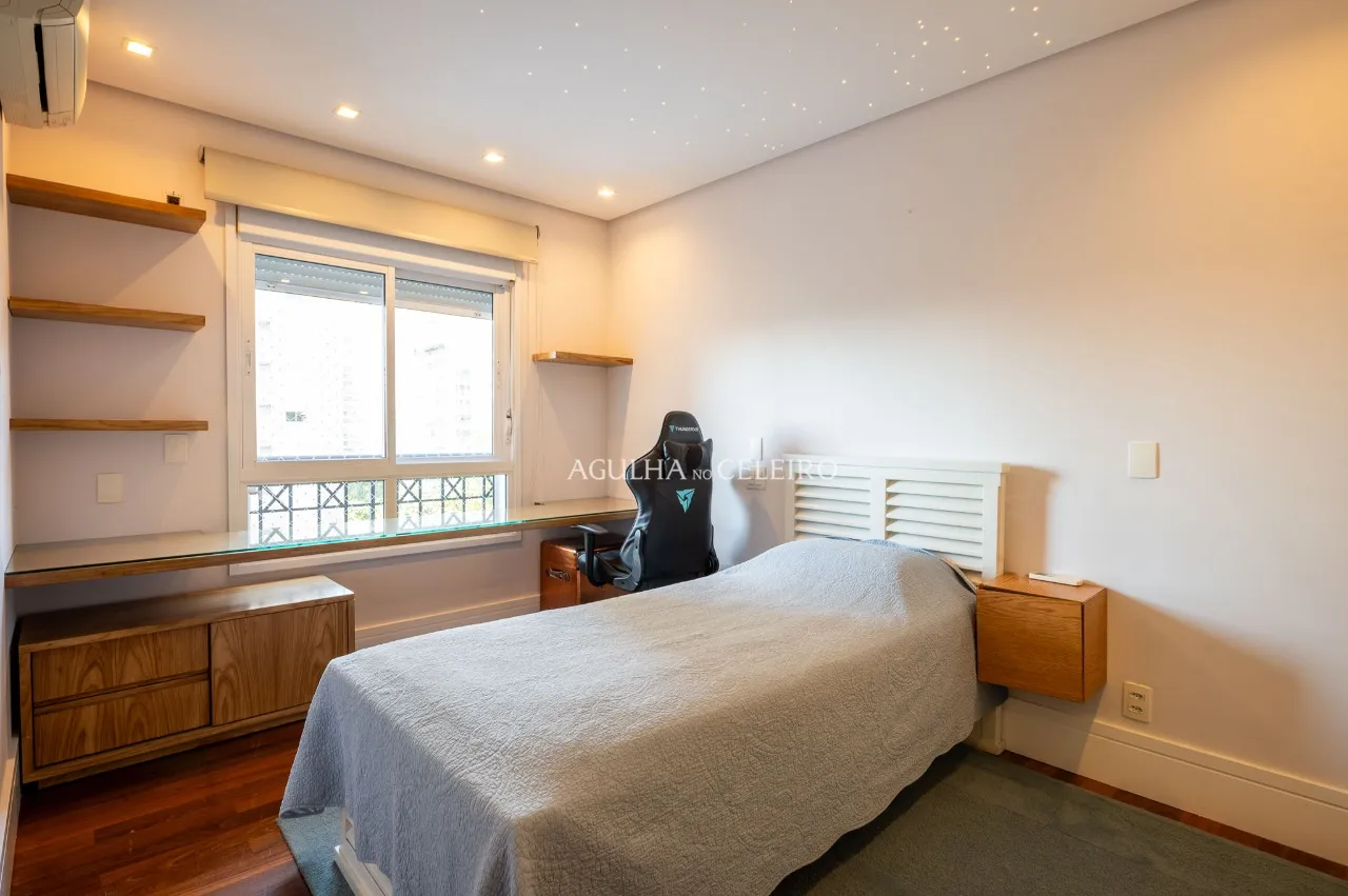 Apartamento com planta generosa na melhor rua à venda no Campo Belo. – 19941