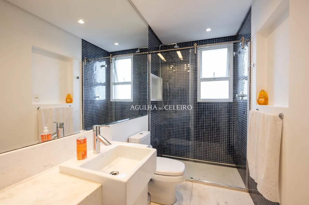 Apartamento com planta generosa na melhor rua à venda no Campo Belo. – 19941