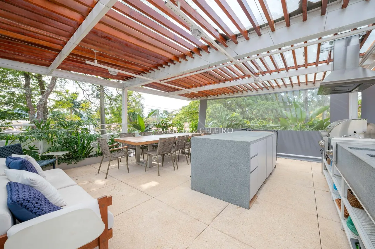 A casa do Jardim Paulista entre árvores e Janelas – 19976