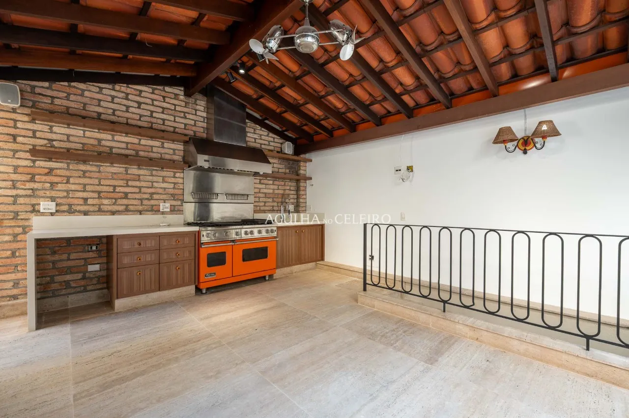 Casa Reformada em condomínio desejado à venda no Jardim Paulistano. – 19977