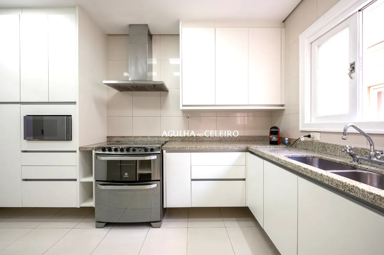 Casa Reformada em condomínio desejado à venda no Jardim Paulistano. – 19977 - i92sgP_403386876628346d0d