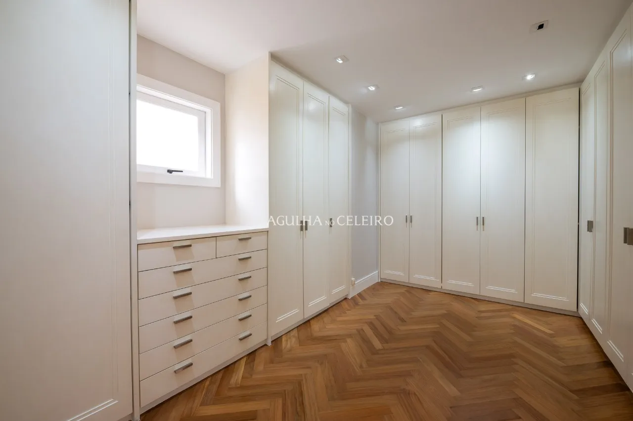 Casa Reformada em condomínio desejado à venda no Jardim Paulistano. – 19977