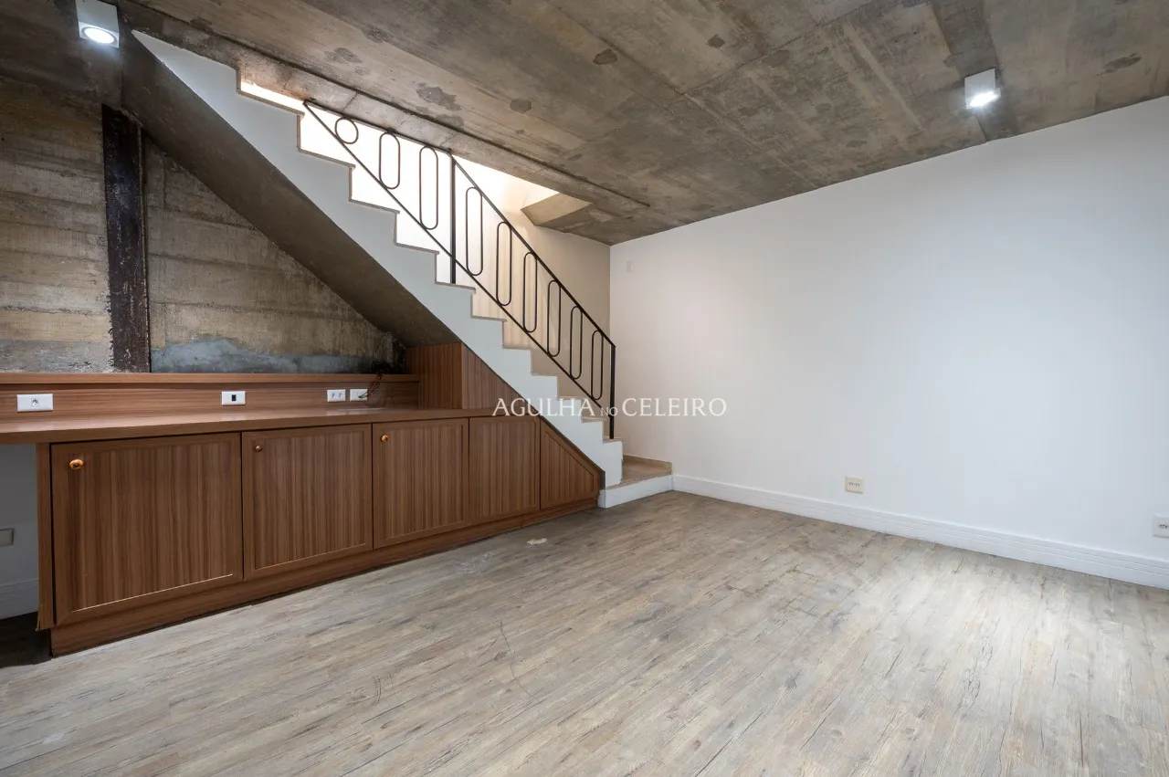 Casa Reformada em condomínio desejado à venda no Jardim Paulistano. – 19977