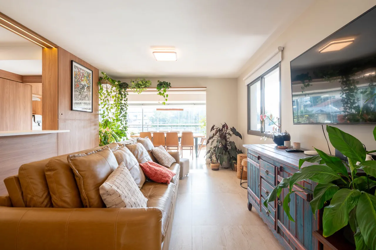 Lindo apartamento reformado e muito iluminado à venda em Perdizes. – 20021