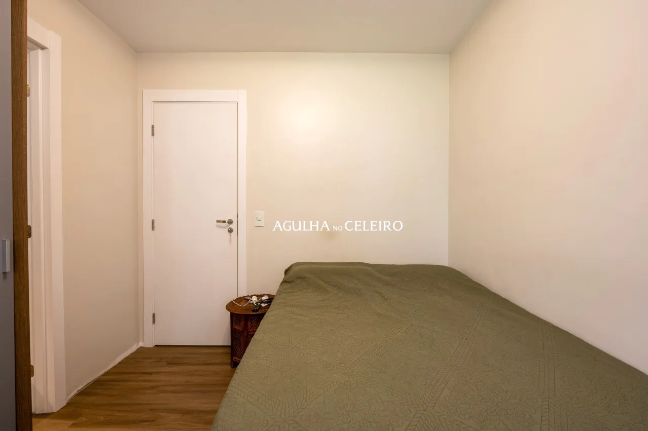 Lindo apartamento reformado e muito iluminado à venda em Perdizes. – 20021