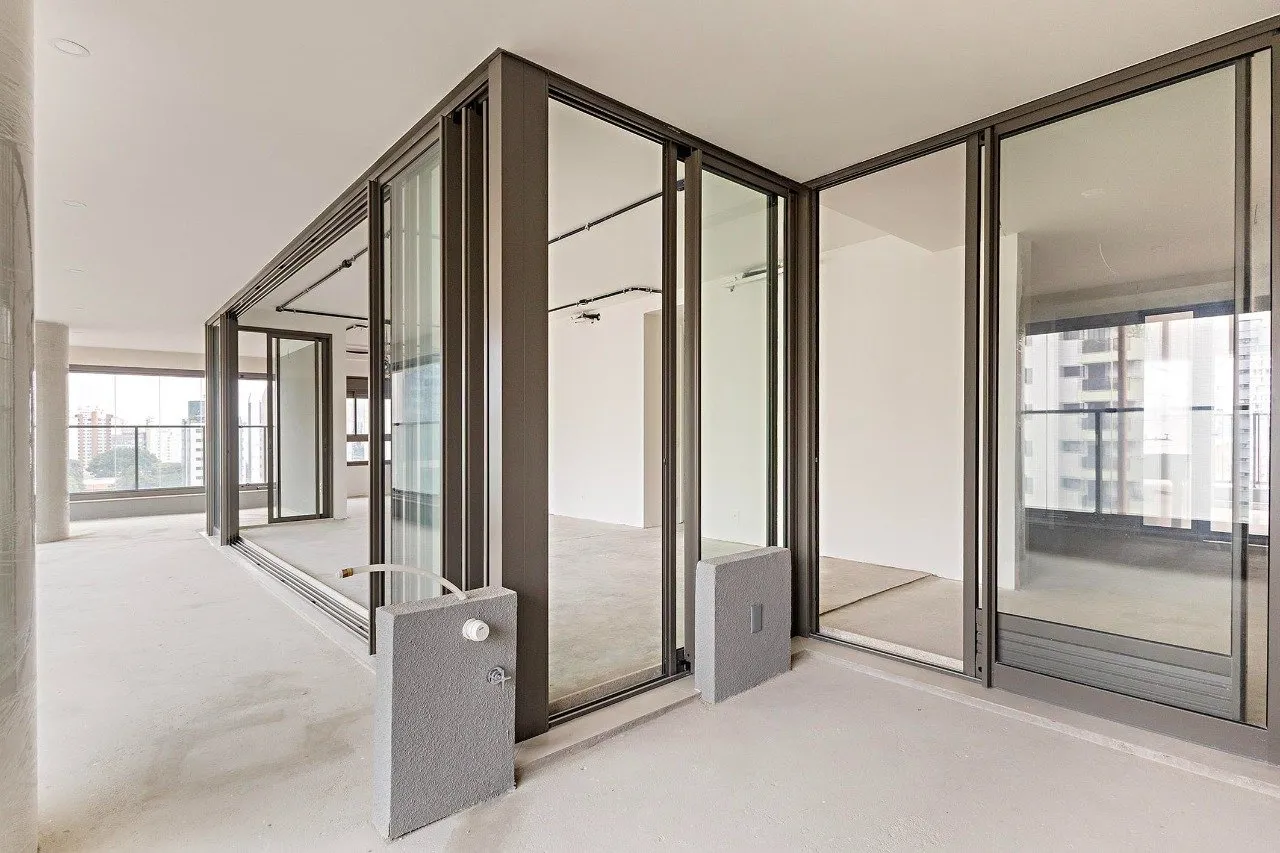 Amplitudes e arquitetura contemporânea a poucos passos do metrô Campo Belo. – 20056