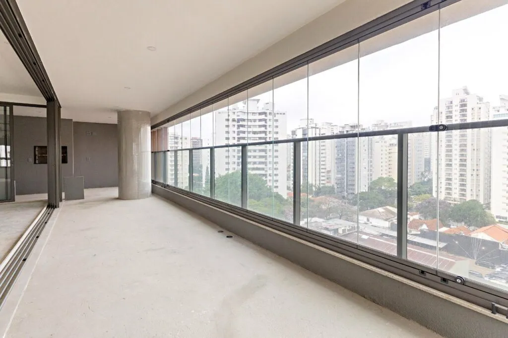 Amplitudes e arquitetura contemporânea a poucos passos do metrô Campo Belo. – 20056