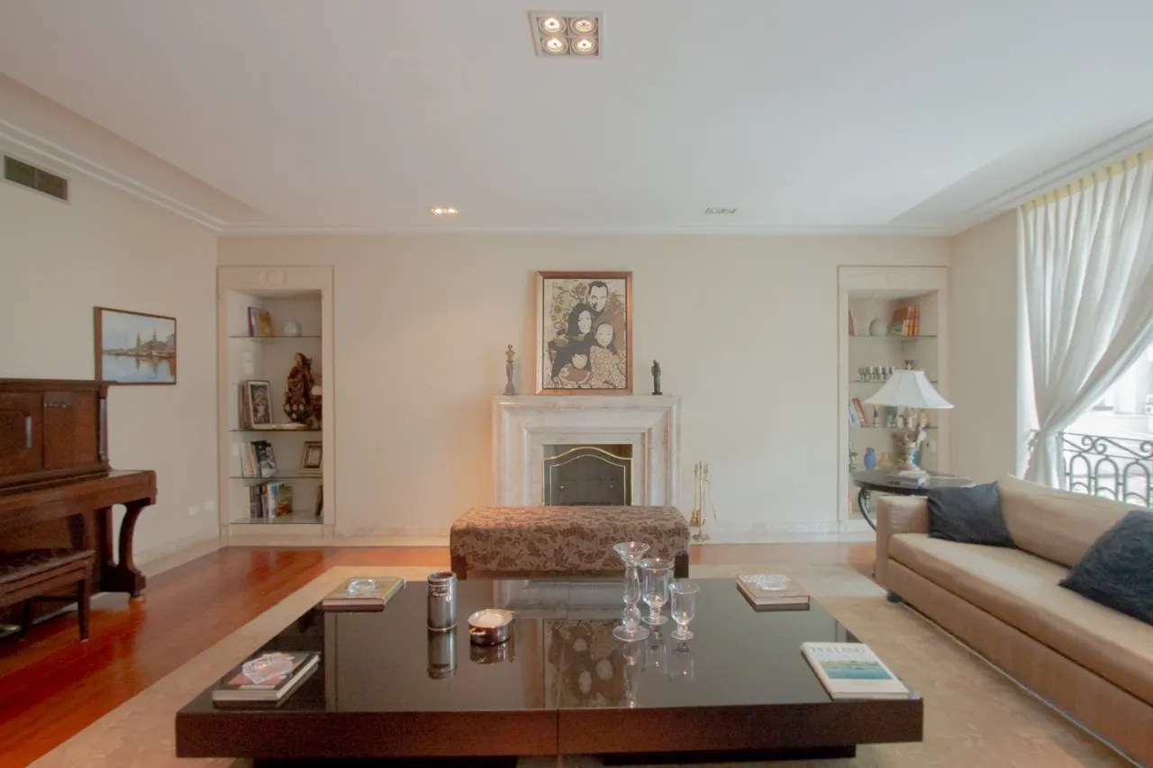 Apartamento amplo em localização privilegiada à venda no Jardim Paulista. – 20084