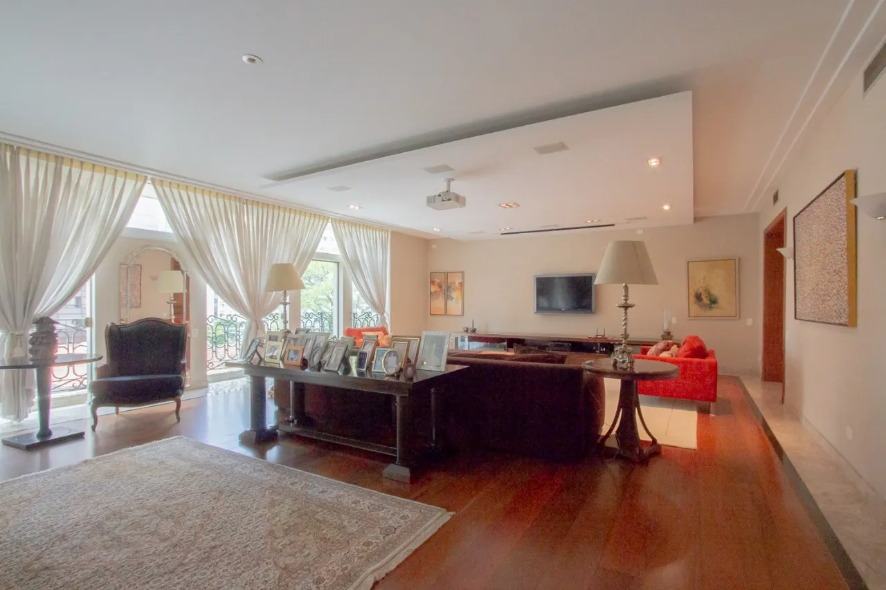 Apartamento amplo em localização privilegiada à venda no Jardim Paulista. – 20084