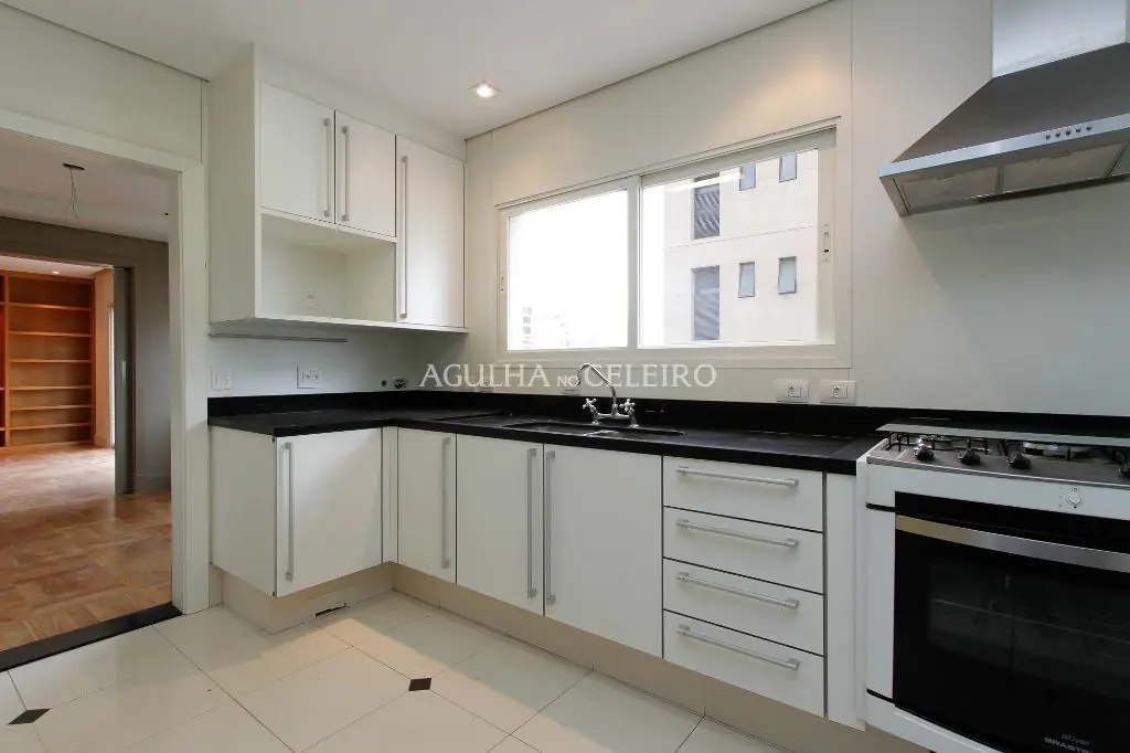 Apartamento impecável em condomínio ícone no coração do Itaim Bibi – AP2115