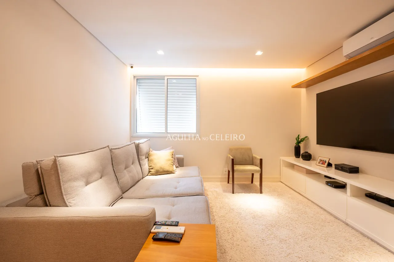 Apartamento reformado e elegante em rua tranquila do Jardim Paulista. – AP6102