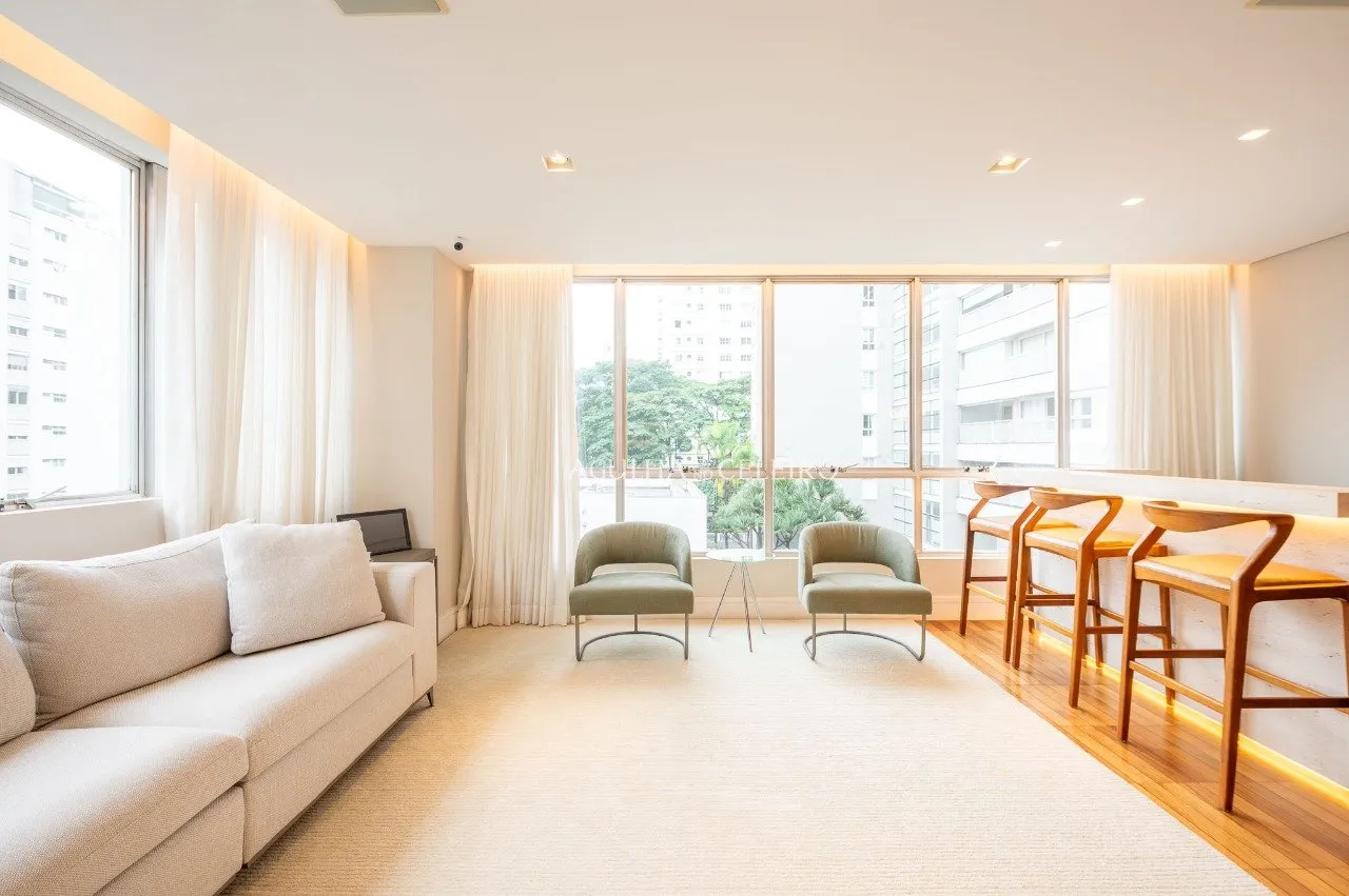 Apartamento reformado e elegante em rua tranquila do Jardim Paulista. – AP6102