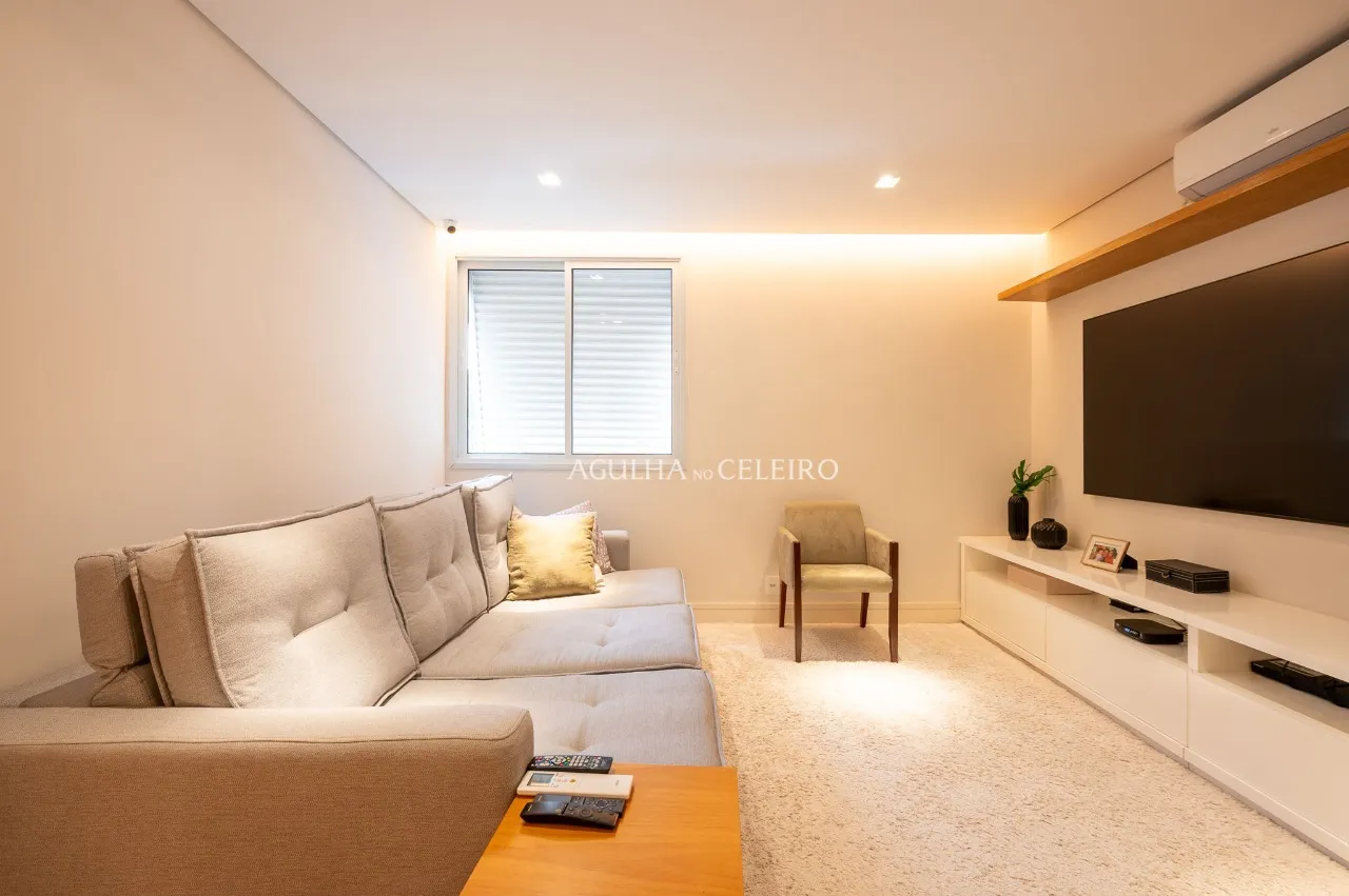 Apartamento reformado e elegante em rua tranquila do Jardim Paulista. – AP6102